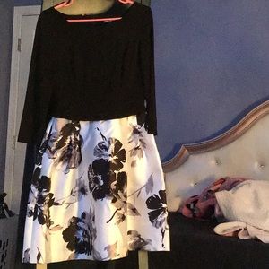 Black & white floral long sleeve dress